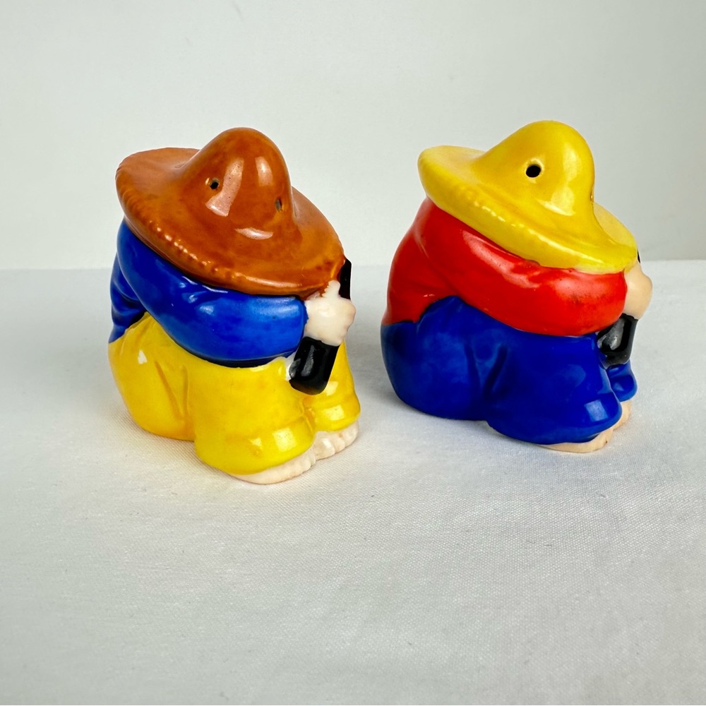 Resting laborers salt & pepper shakers